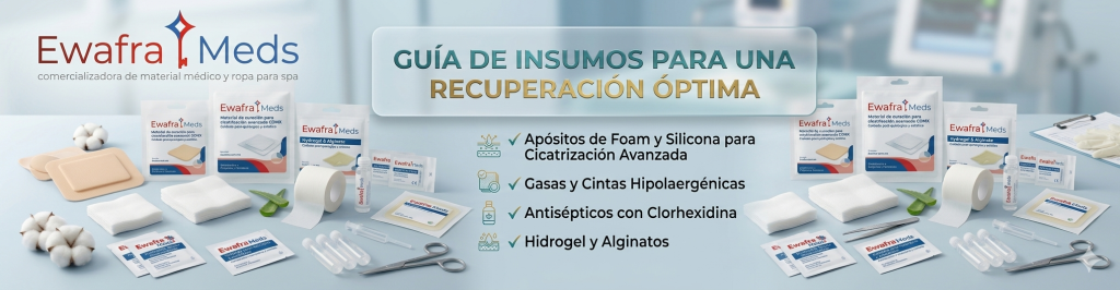 Un banner publicitario de Ewafra Meds que presenta una completa guía visual de insumos para una recuperación óptima. La imagen muestra una amplia variedad de suministros médicos avanzados organizados sobre una superficie clínica azul estéril, con un fondo de clínica de alta gama desenfocado. En el centro, un panel de texto prominente con el título "GUÍA DE INSUMOS PARA UNA RECUPERACIÓN ÓPTIMA" incluye una lista detallada de puntos clave: ✓ Apósitos de Foam y Silicona para Cicatrización Avanzada, ✓ Gasas y Cintas Hipolaergénicas, ✓ Antisépticos con Clorhexidina, ✓ Hidrogel y Alginatos. A cada lado del panel, se exhiben numerosos productos con la marca Ewafra Meds (logotipo de texto rojo "Ewafra", símbolo de llave/estrella y texto azul "Meds") y etiquetas legibles en español, como "Material de curación para cicatrización avanzada CDMX", "Cuidado post-quirúrgico y estético", "Hydrogel & Alginate", y "Antiseptic Wipes". Los insumos incluyen varios tipos de apósitos de espuma y silicona (unidos en pilas), gasas estériles, toallitas antisépticas individuales, rollos de cinta médica, ampollas de plástico, una jeringa, tijeras quirúrgicas y herramientas de metal. Para resaltar la curación natural y la pureza, el kit se complementa con una ramita de aloe vera fresco y racimos de flores de algodón natural. La iluminación es suave, clínica y profesional, resaltando la calidad de los materiales.